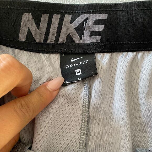 Nike Dri-FIT Gray Athletic Shorts Men’s Size M - Picture 3 of 7